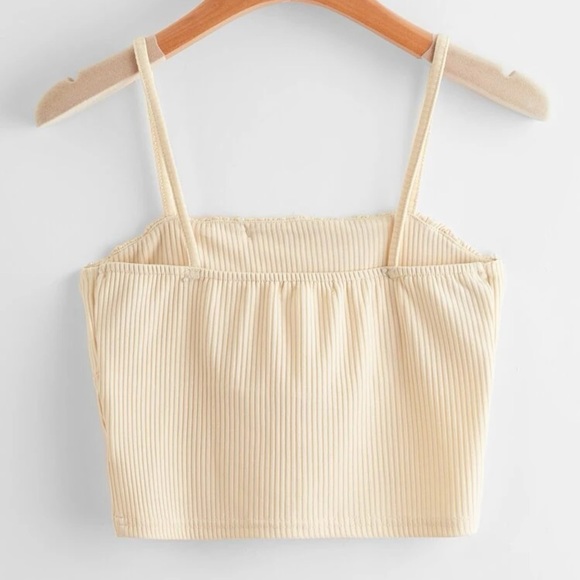 Romwe Cute Ruffled Top - Picture 2 of 3